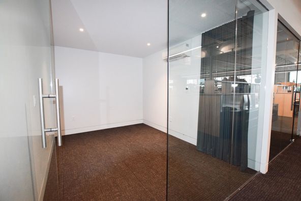 E. 7th Street Shared Office Space: 2120 E 7th St, Austin, TX 78702